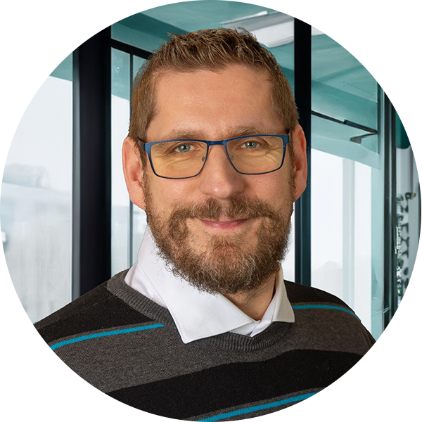 Nils Schremmer, Bankbetriebswirt